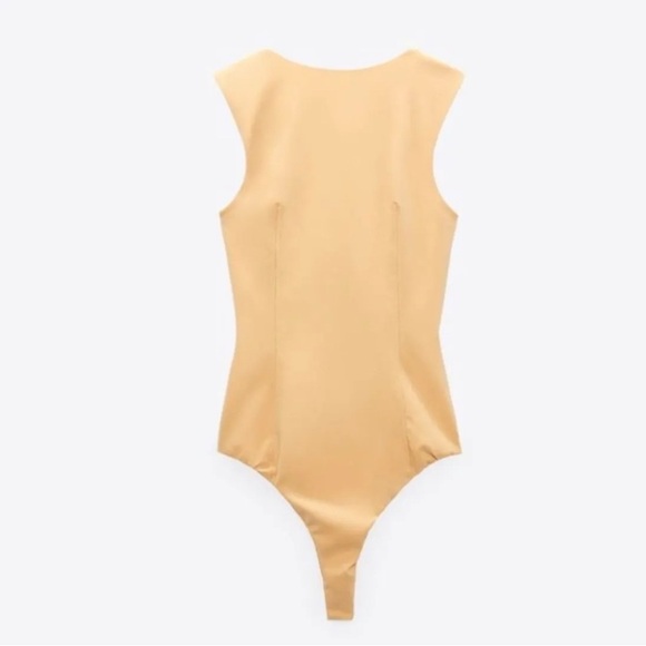 ZARA Yellow Bodysuit Sweetheart Neckline Side Zip Sz M NWOT Plunge Metal Piece - Picture 8 of 8
